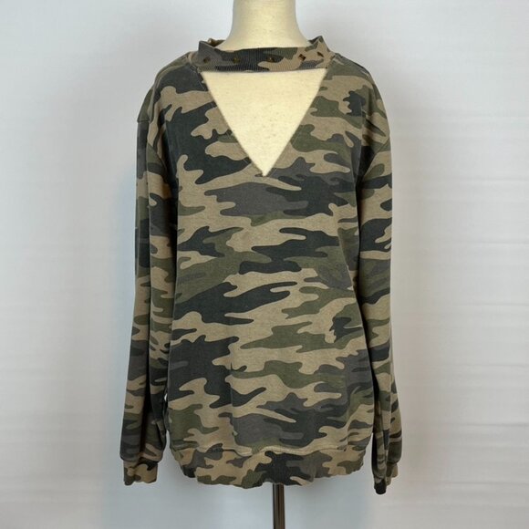 feathers Tops - Feathers Camo Long Sleeved Shirt Top ((size XL))